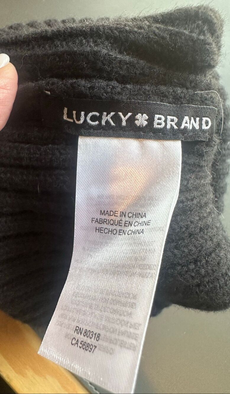 lucky brand black Knit beanie hat Fur Pom Pom - Picture 14 of 14